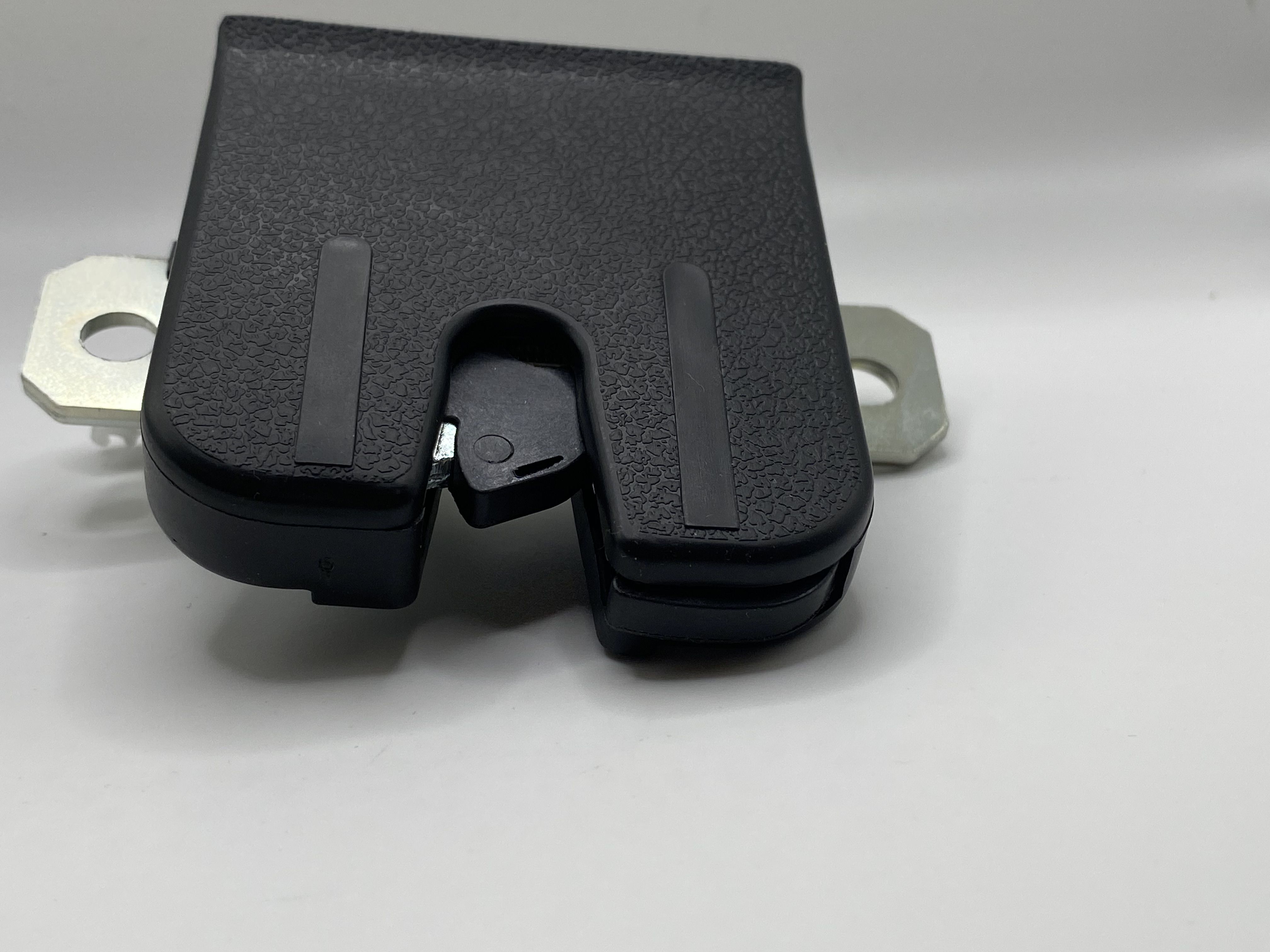 Замок крышки багажника Volkswagen (6Q6827505E)