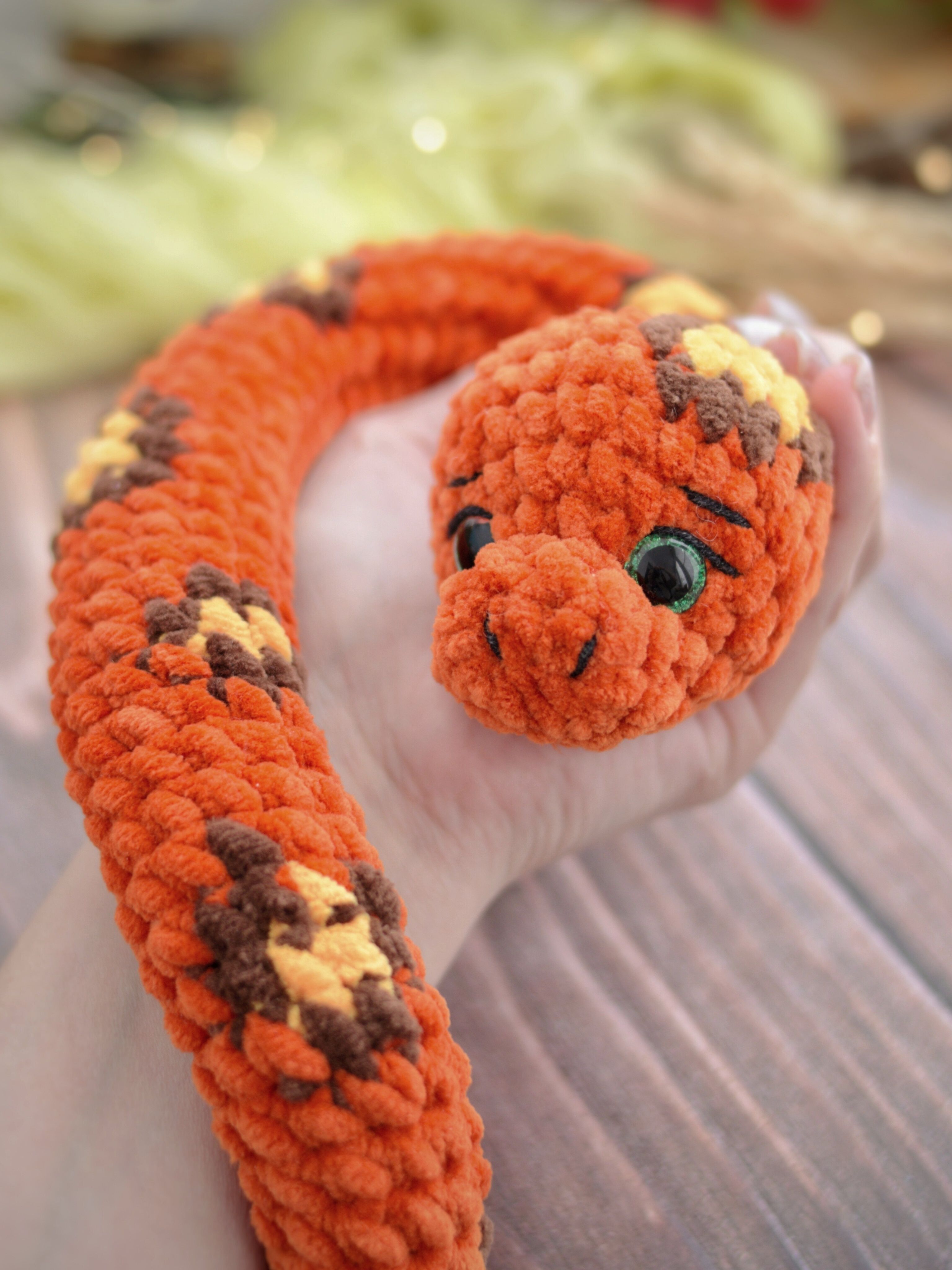 Вязаные игрушки змеи