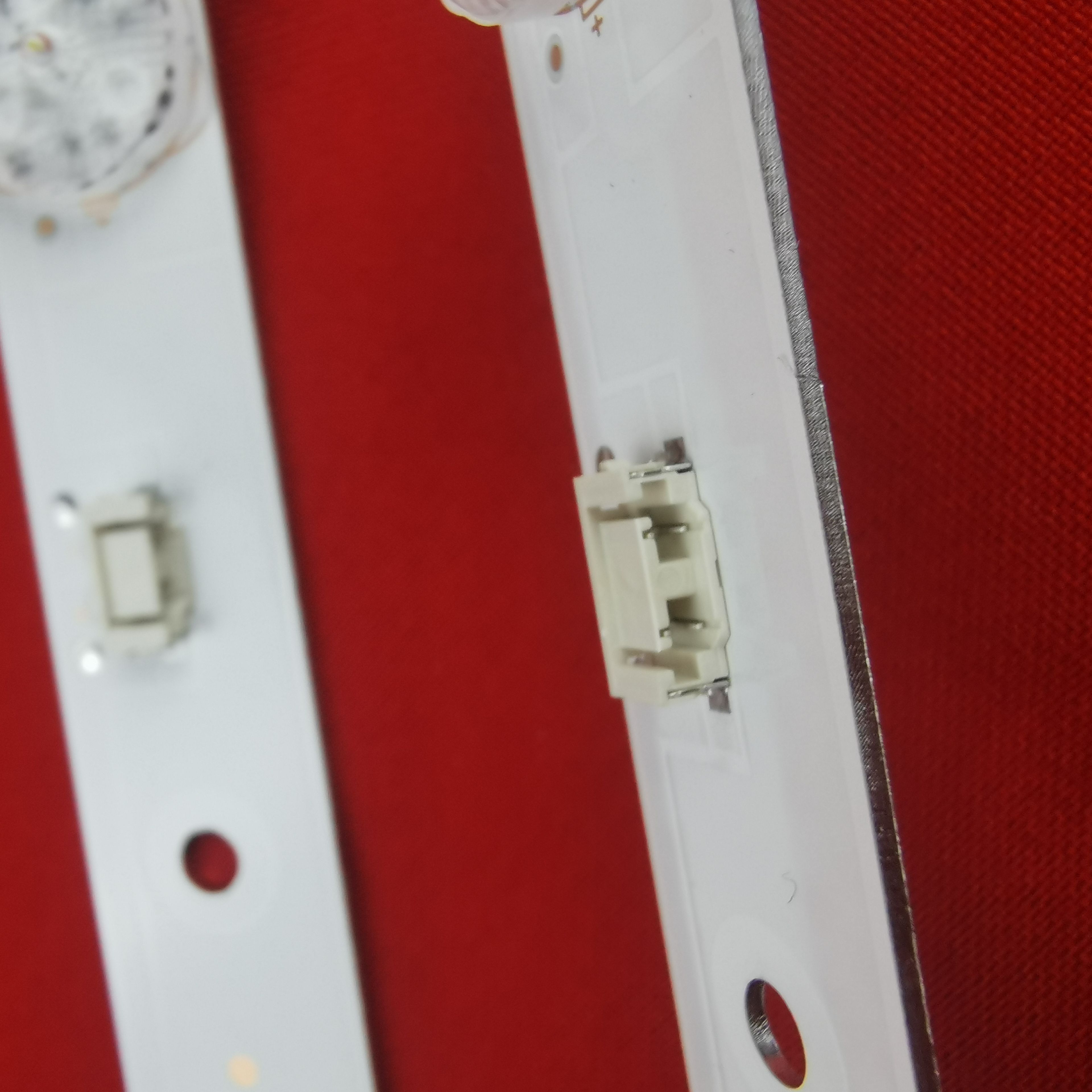 Подсветка для FLTV-32B100 32LES76T2 32LES80T2 TF-LED32S27T2; CRH-A323030020759HREV1.0