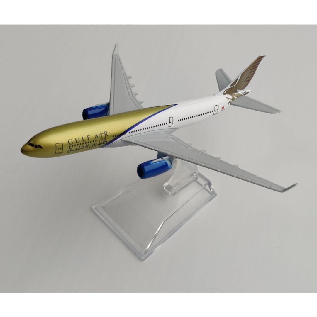 Игрушечная модель самолета GULF Air