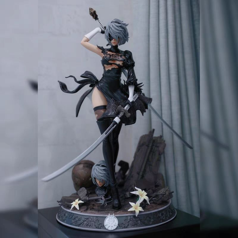 Nier automata модули. 2b nier automata фигурка. командор ниер автомата. дакимакура 2b nier automata.