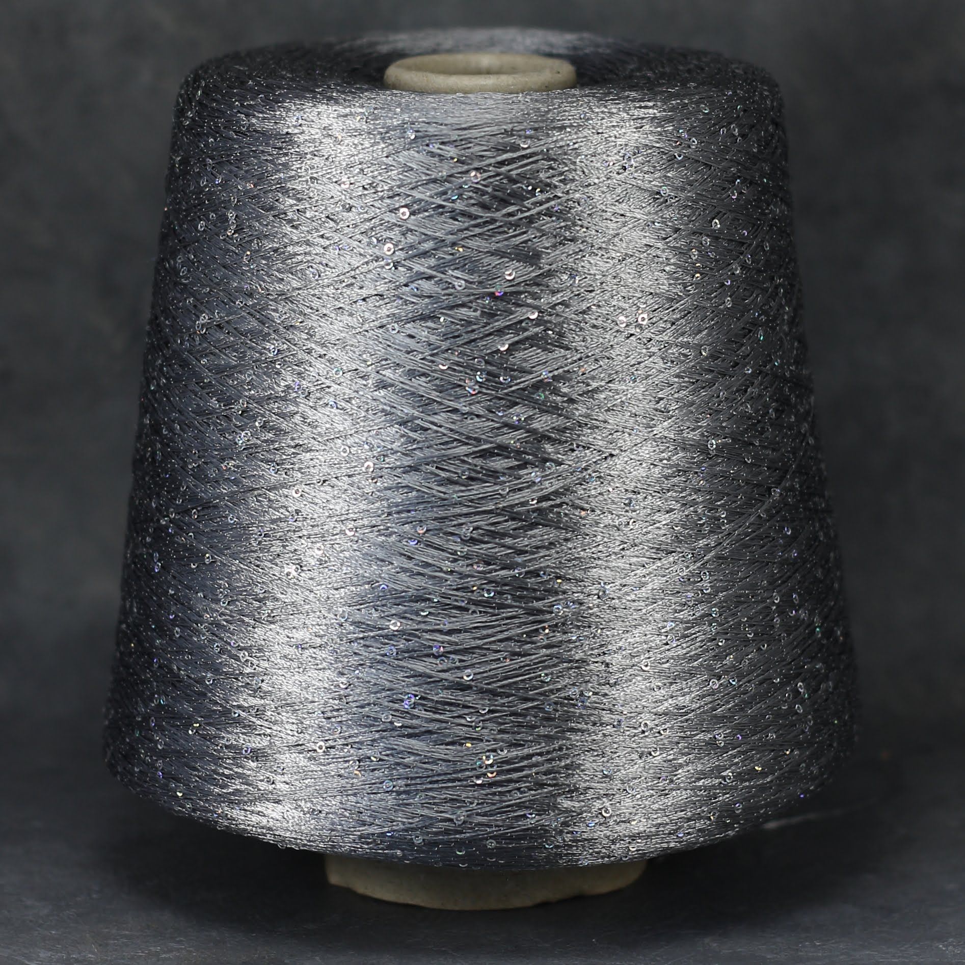 Нитки люрекс серебро. Люрекс пленка. Люрекс sato seni. Нить с люрексом. Пряжа люрекс золото.