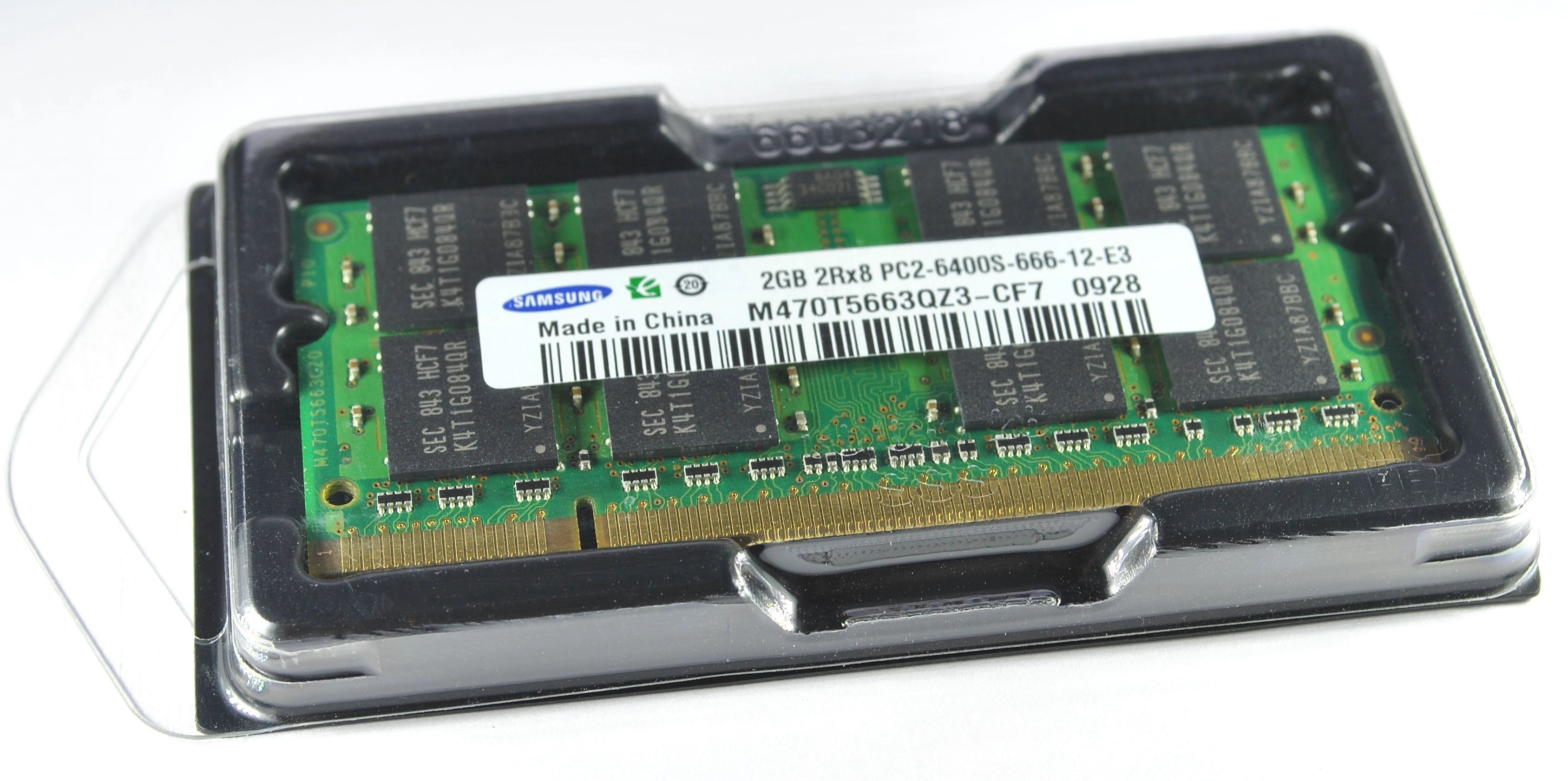 Оперативная память 2GB PC2-6400s 800MHz 1x2 ГБ (M470T5663EH3-CF7)