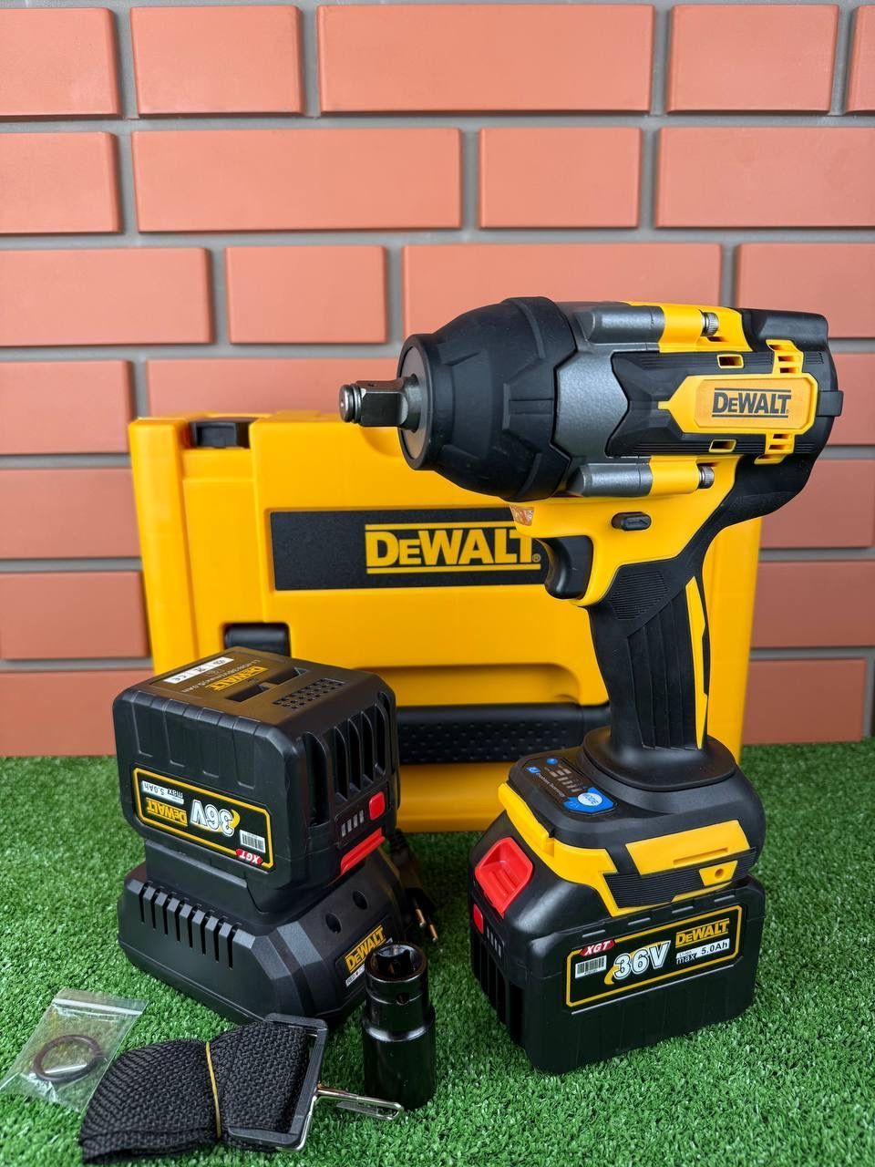 Гайковерт аккумуляторный ударный бесщеточный DeWalt XGT, 36V, 5.0 Ah