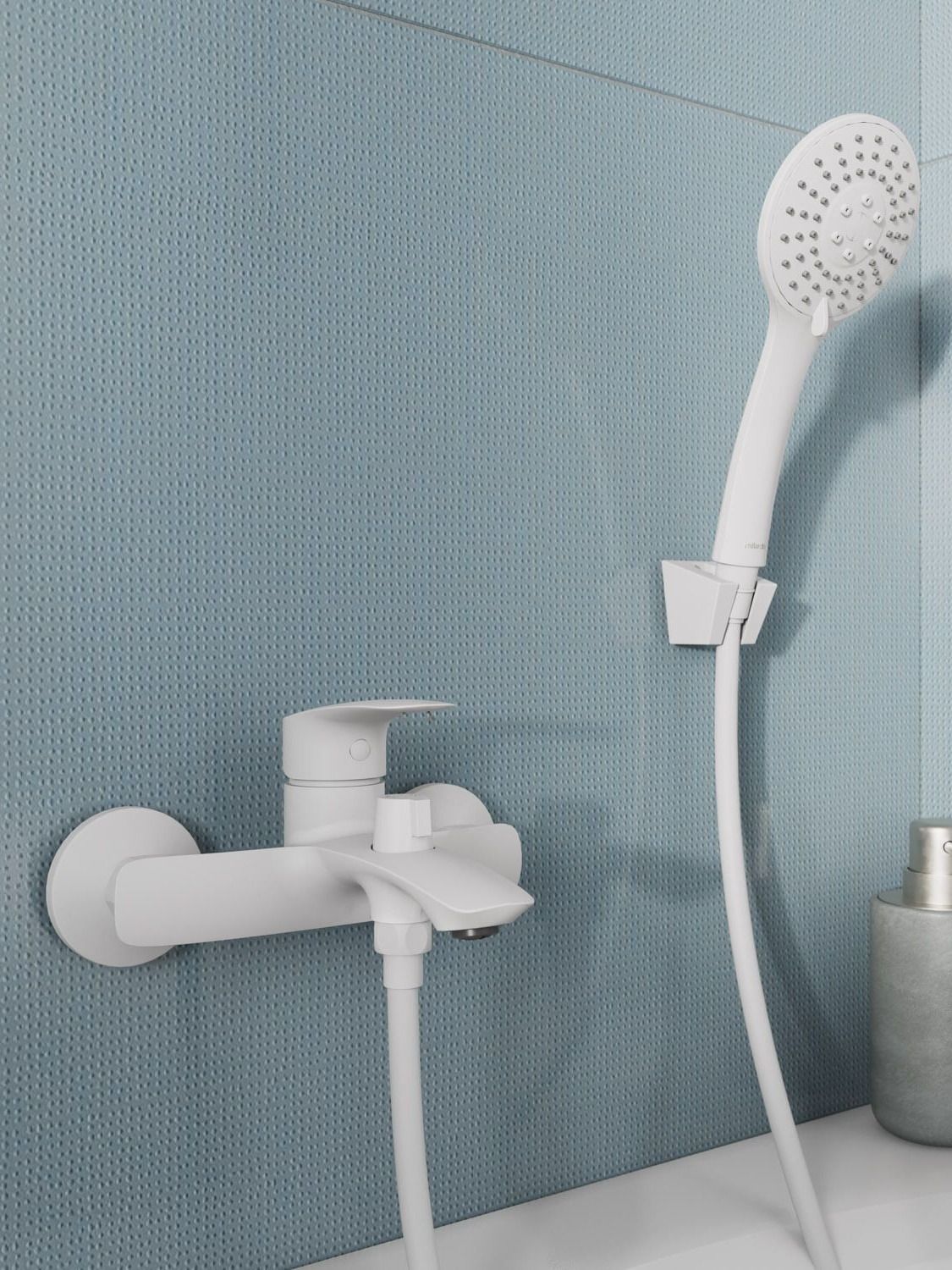 Фото товара на маркетплейсе ozon Смеситель для ванны с душем Milardo, латунь, лейка 3 режима, белый матовый, Rora, RORWT00M02