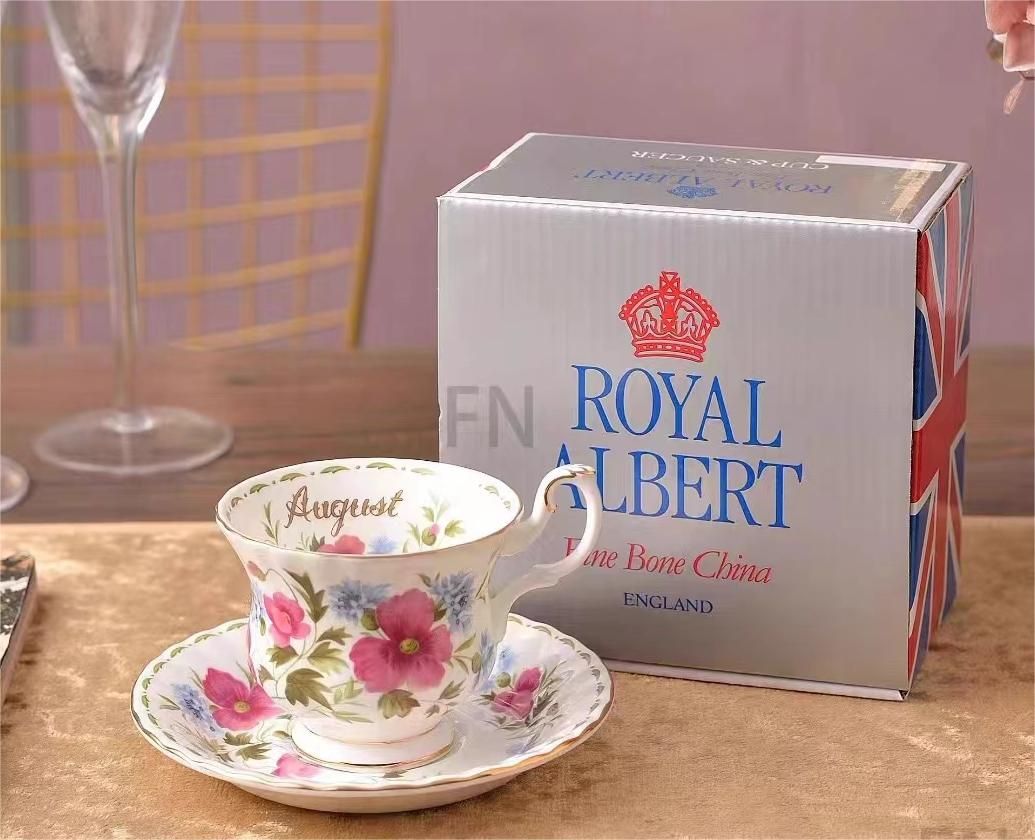 Чайная пара Royal Albert. Серия "Цветок месяца". Англия. Костяной фарфор. Клеймо 70-е гг. Маки в августе