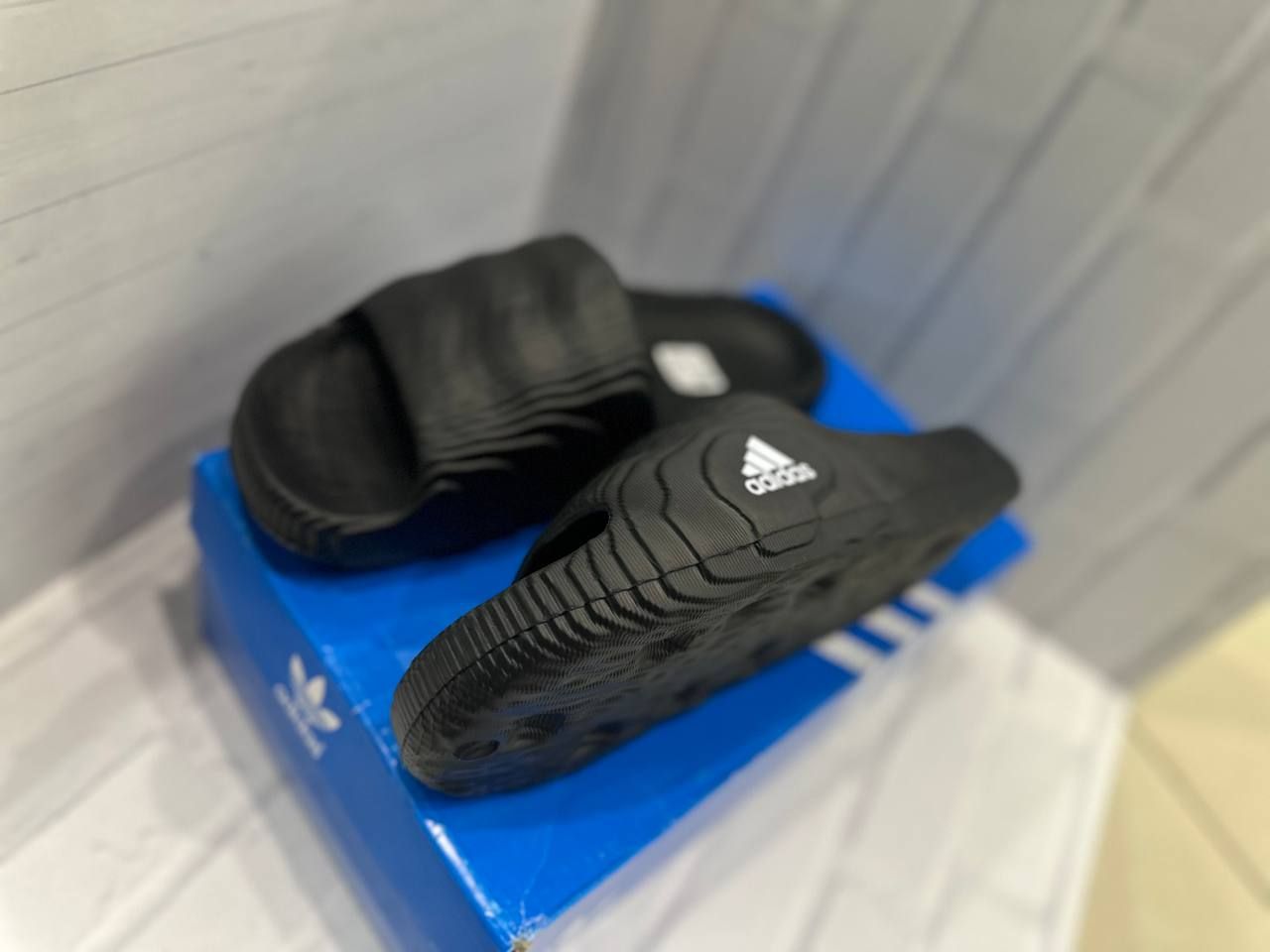 Шлепанцыadidas