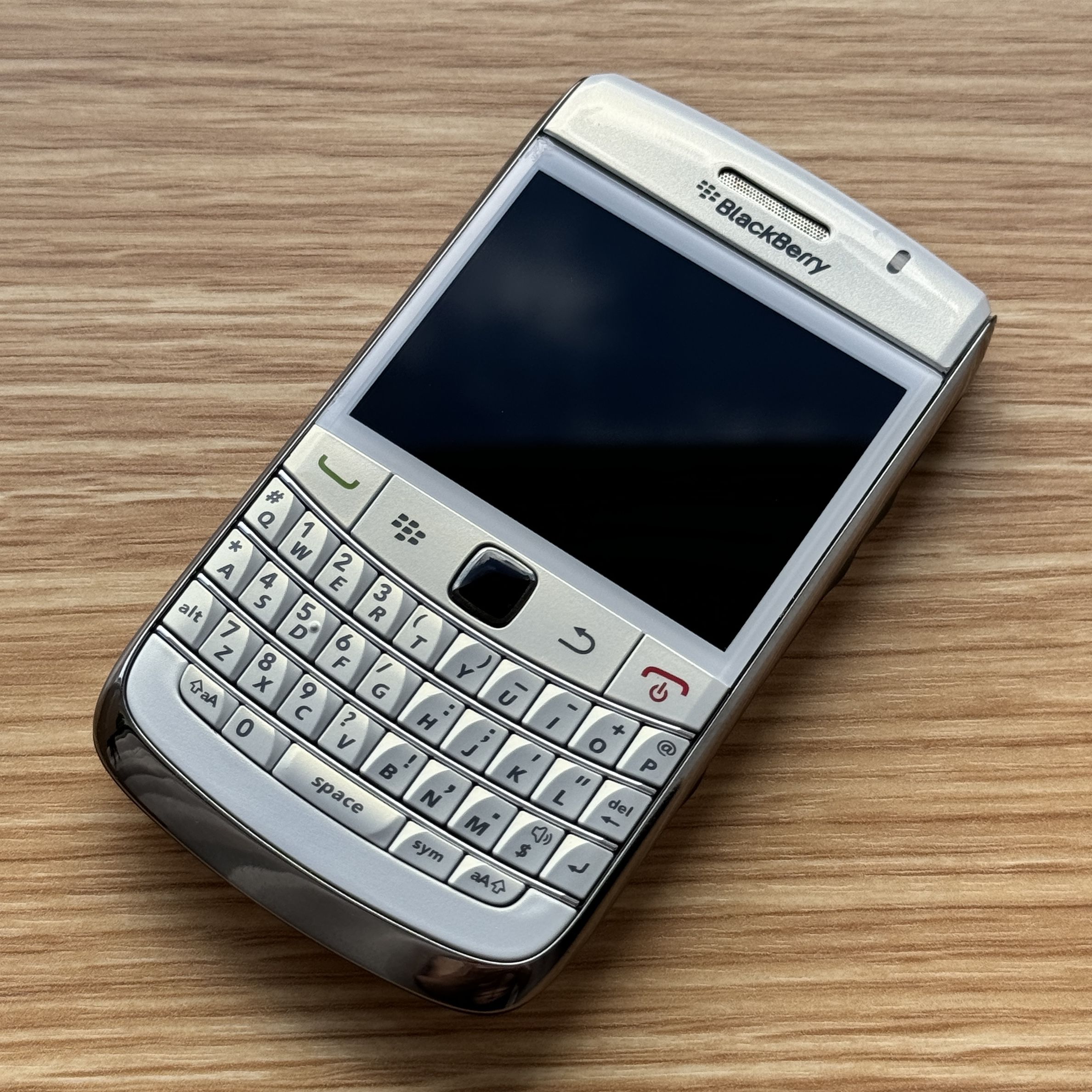 BlackBerryМобильныйтелефонBold9700,белый