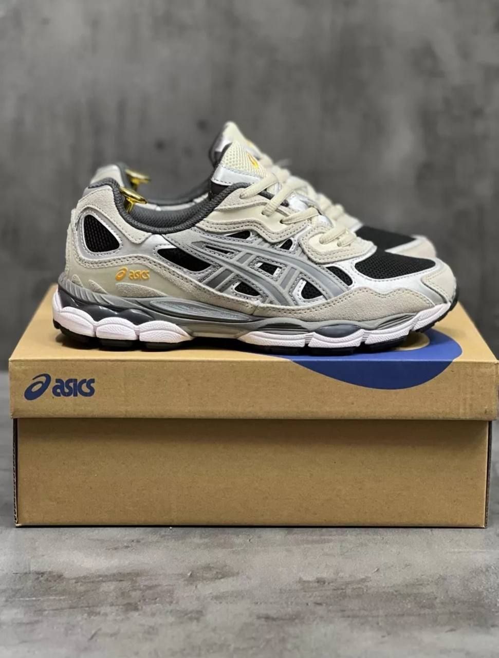 КроссовкиASICS