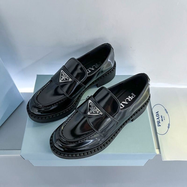 Лоферы Prada - купить с доставкой по выгодным ценам в интернет-магазине ...