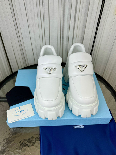 Лоферы Prada - купить с доставкой по выгодным ценам в интернет-магазине ...