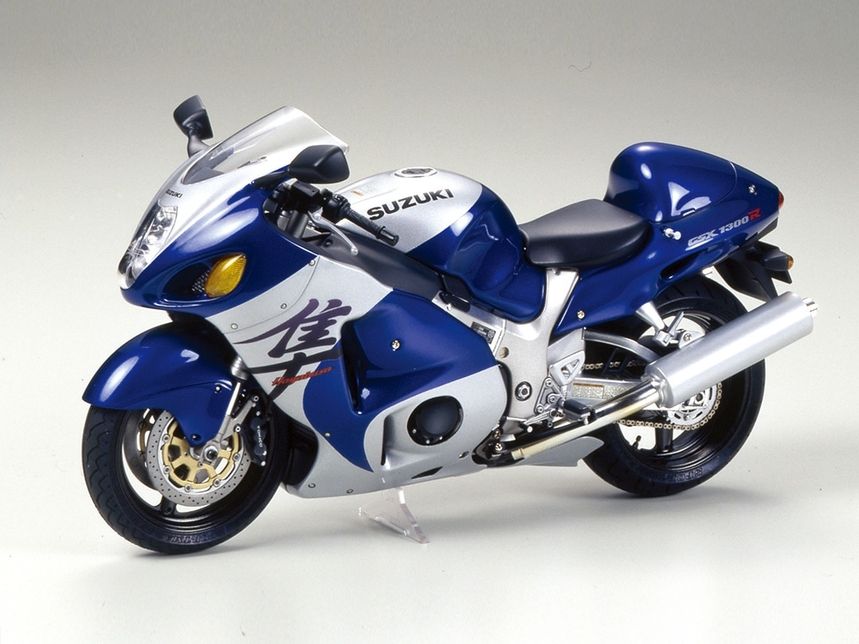 Мотоцикл копия. Сузуки Хаябуса 1300. Gsx1300r Hayabusa. Сузуки GSX 1300. Tamiya модели мотоциклов.