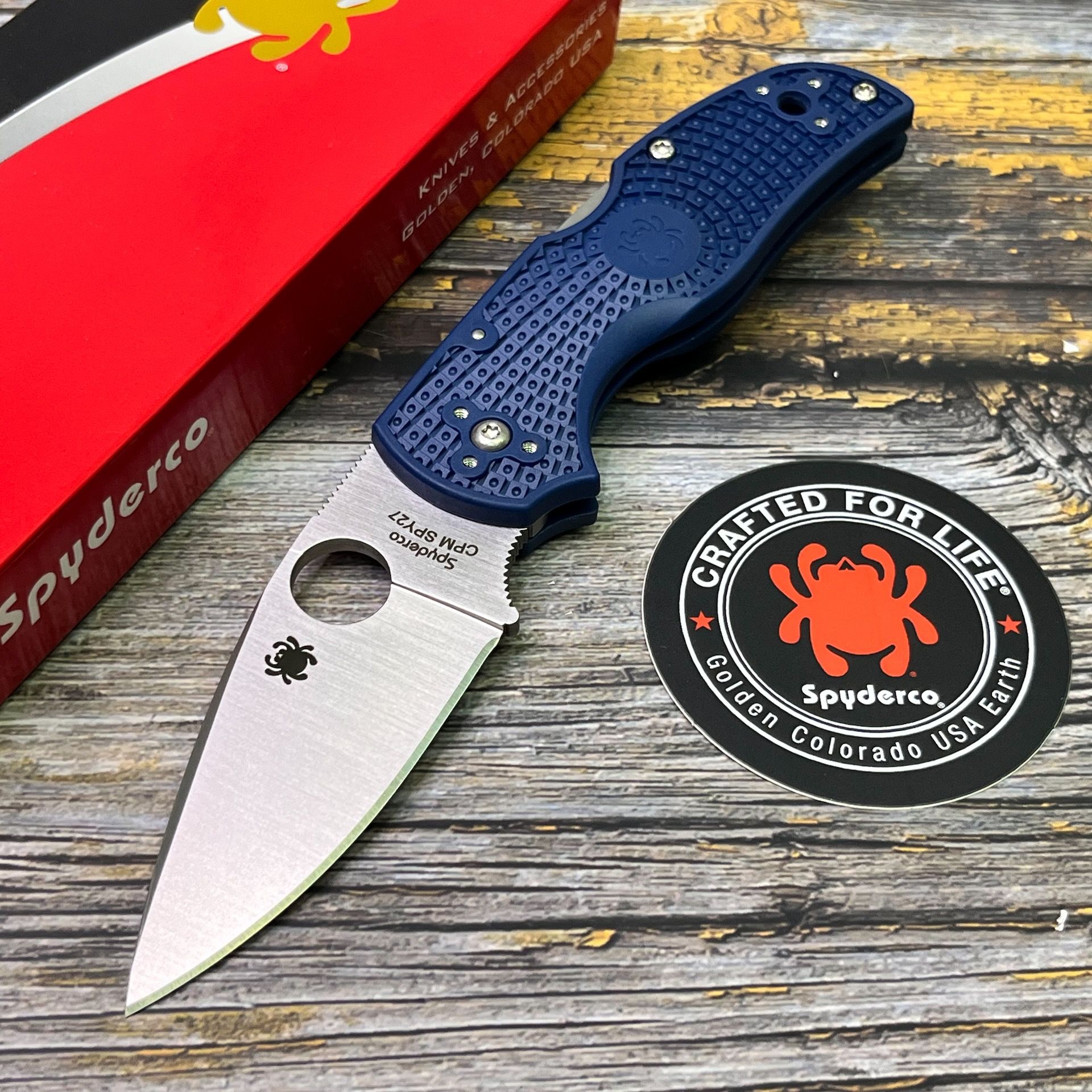 Нож складной Spyderco C41PCBL5 Native 5, SPY27 Blade, Blue Handle