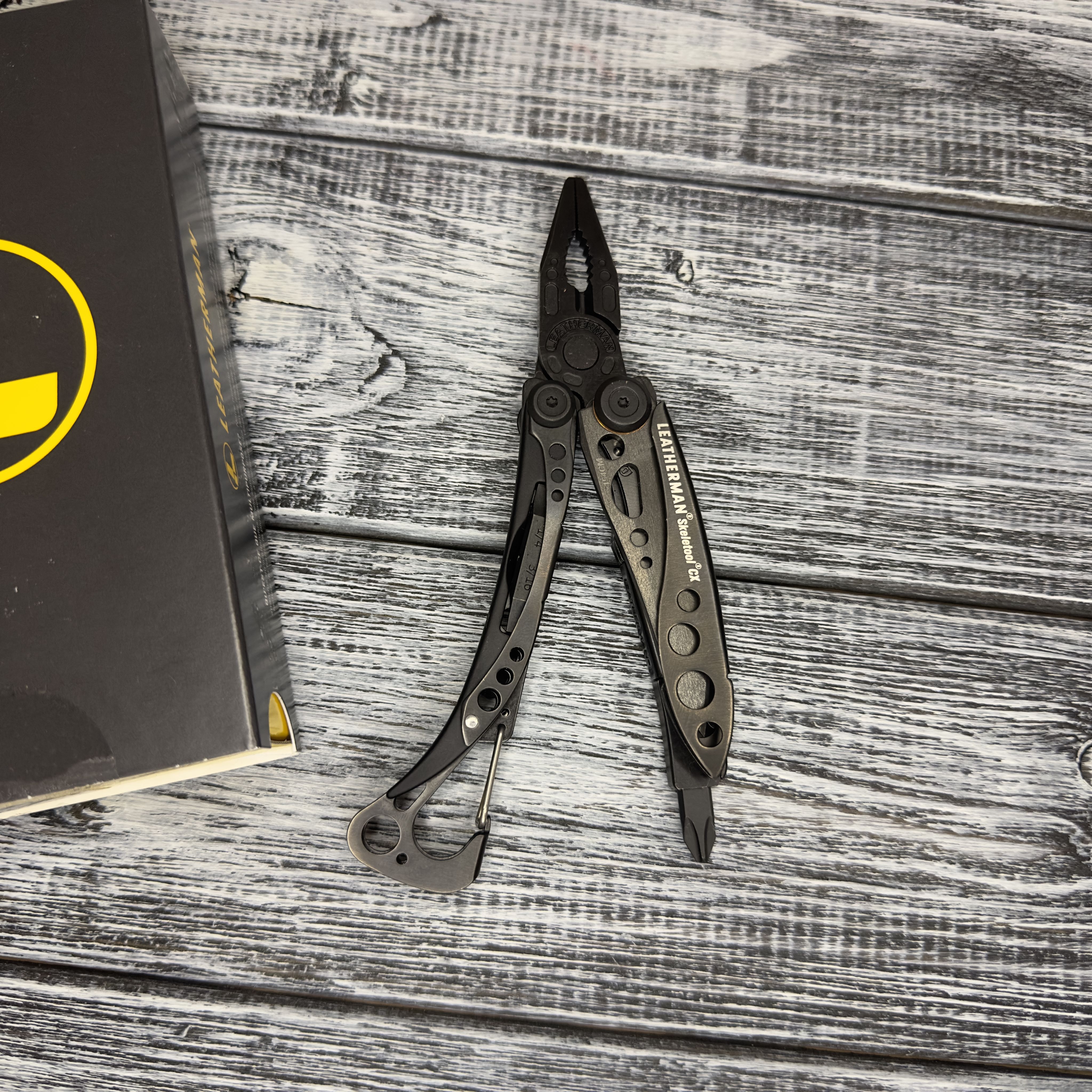 Мультитул Leatherman Skeletool CX Onyx