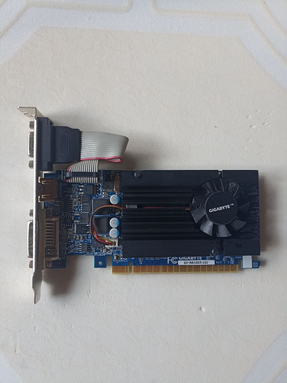 GigabyteВидеокартаGeForceGT6101ГБ(GF6101GbDDR364bitHDMI)
