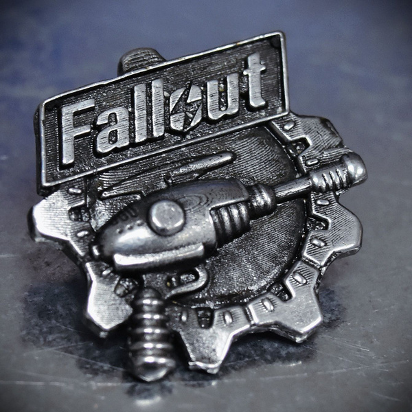 Металлический значок бластер Fallout - купить с доставкой по выгодным ...