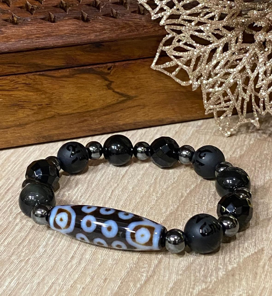Бусина Дзи 21 глаз в браслете из черного агата и гематита купить на ...