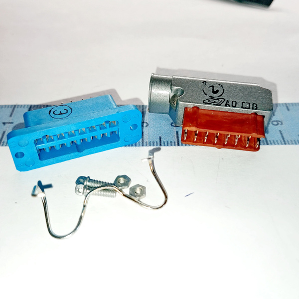 комплект вилка +розетка 16 контактов (ток 3а напр.400в) РГ1Н-1-5П ...