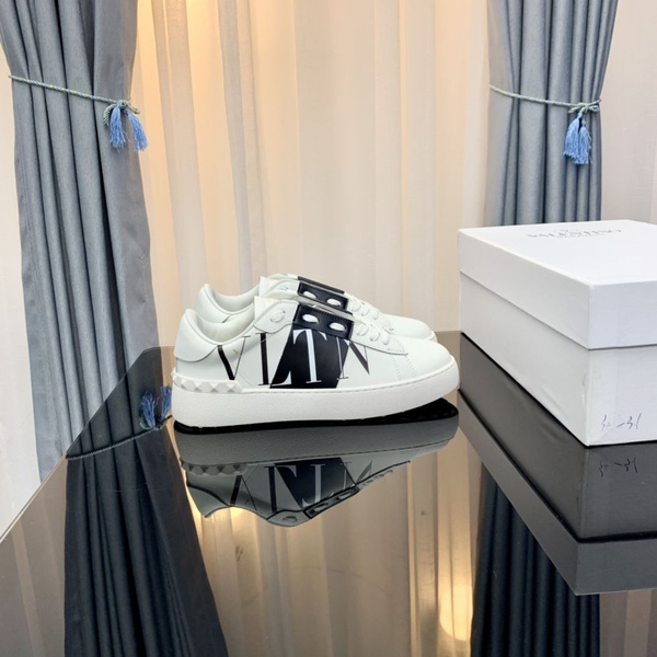 Кроссовки Valentino - купить с доставкой по выгодным ценам в интернет ...