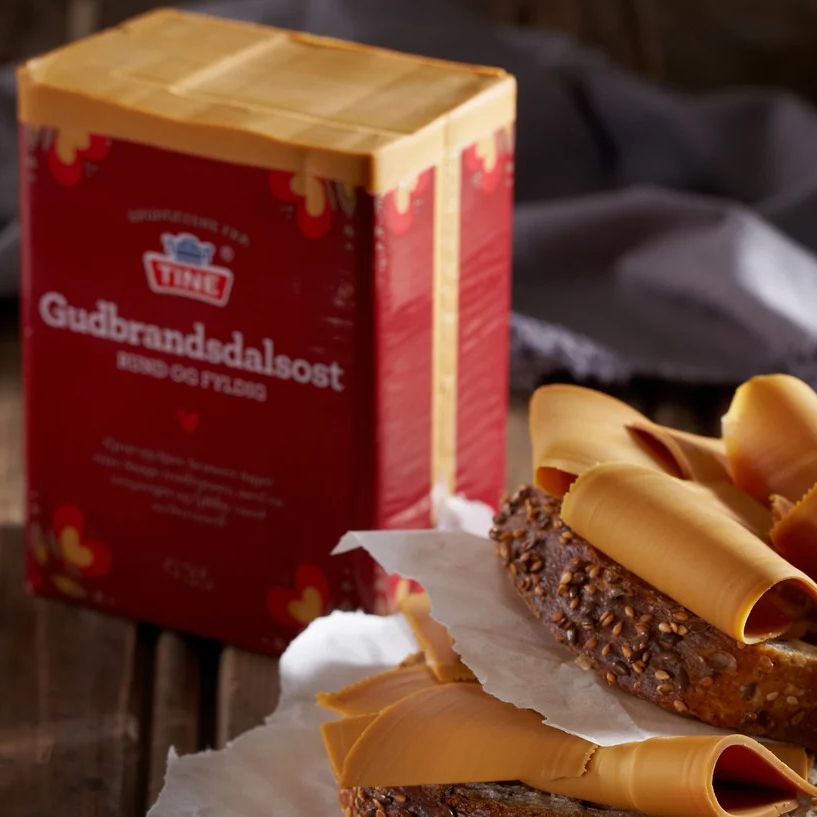 Полутвёрдый Сыр Брюност (Сheese Brunost) 1000гр.