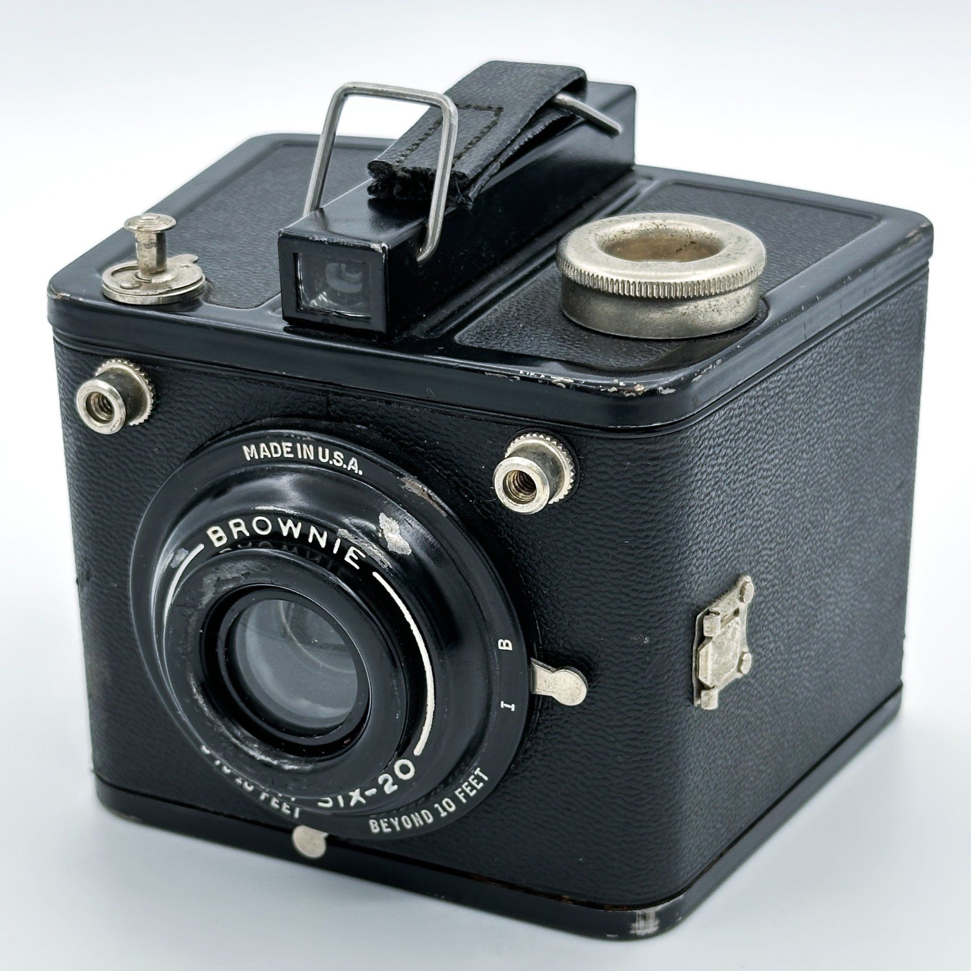 Фотоаппарат винтажный плёночный Brownie Flash Six-20, металл, бакелит, стекло, кожа, Kodak, США, 1946-1955 гг.