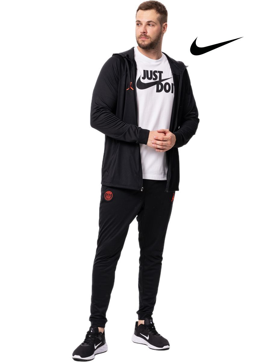 Костюм...