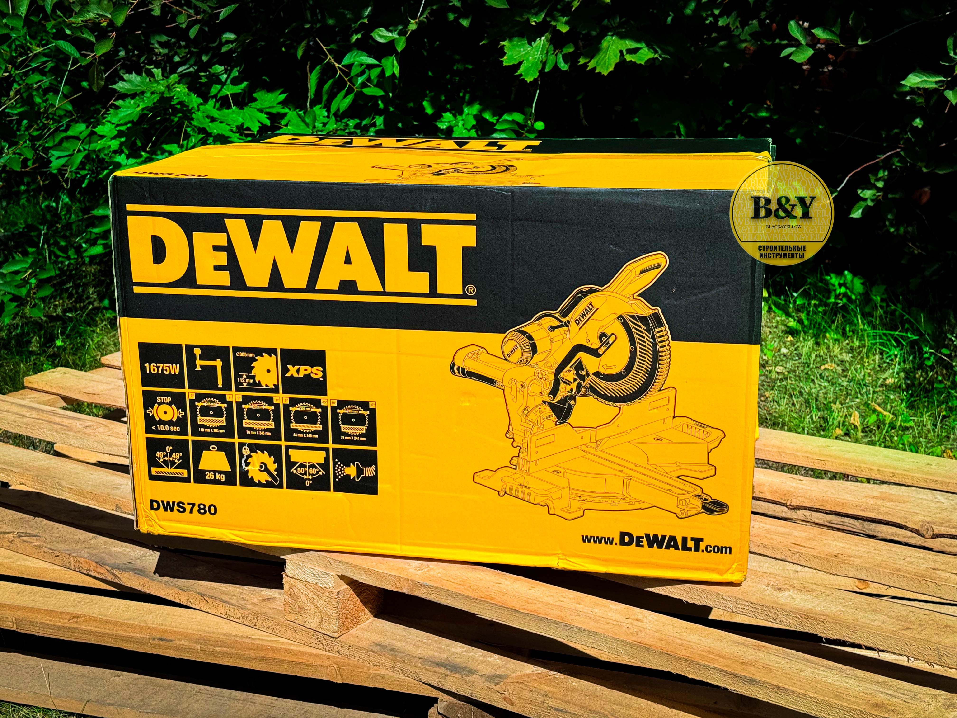 Торцовочная пила DeWALT DWS780-A9