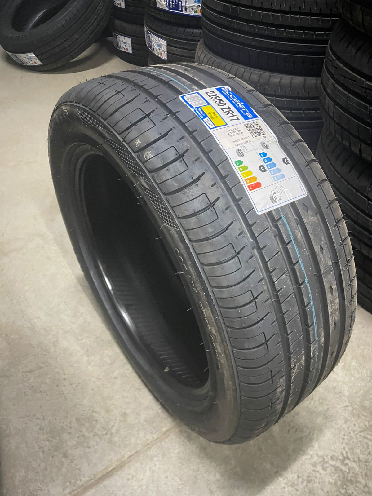 Accelera ZR PHI-R 98W XL Шины  летние 225/50  R17 98V