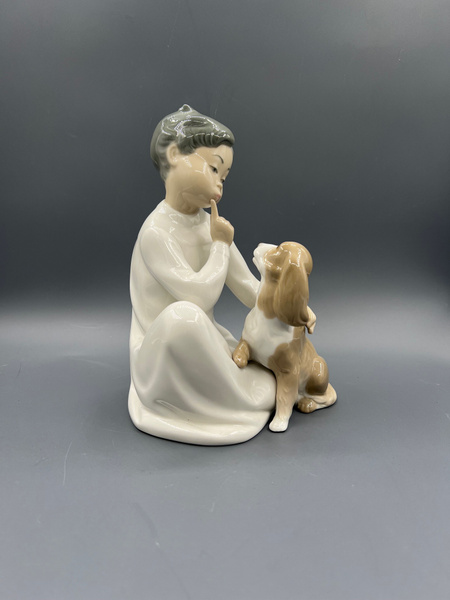 Статуэтка "Мальчик с собакой". Испания, г. Валенсия, мануфактура LLADRO ...