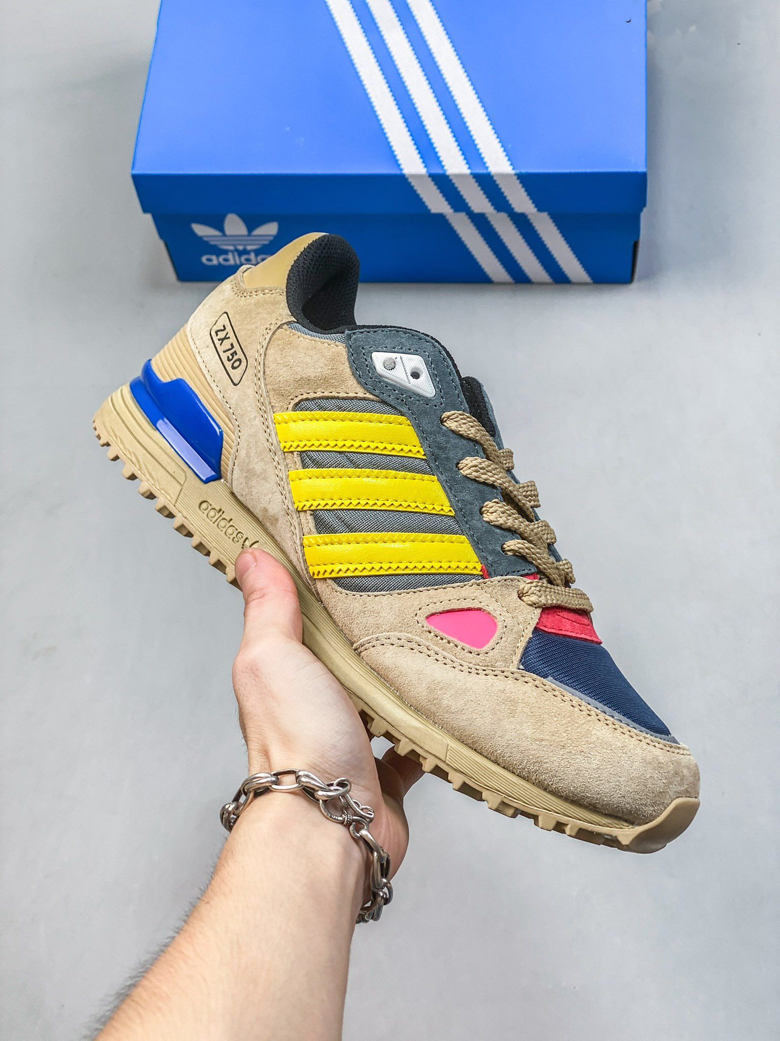 Кроссовкиadidas