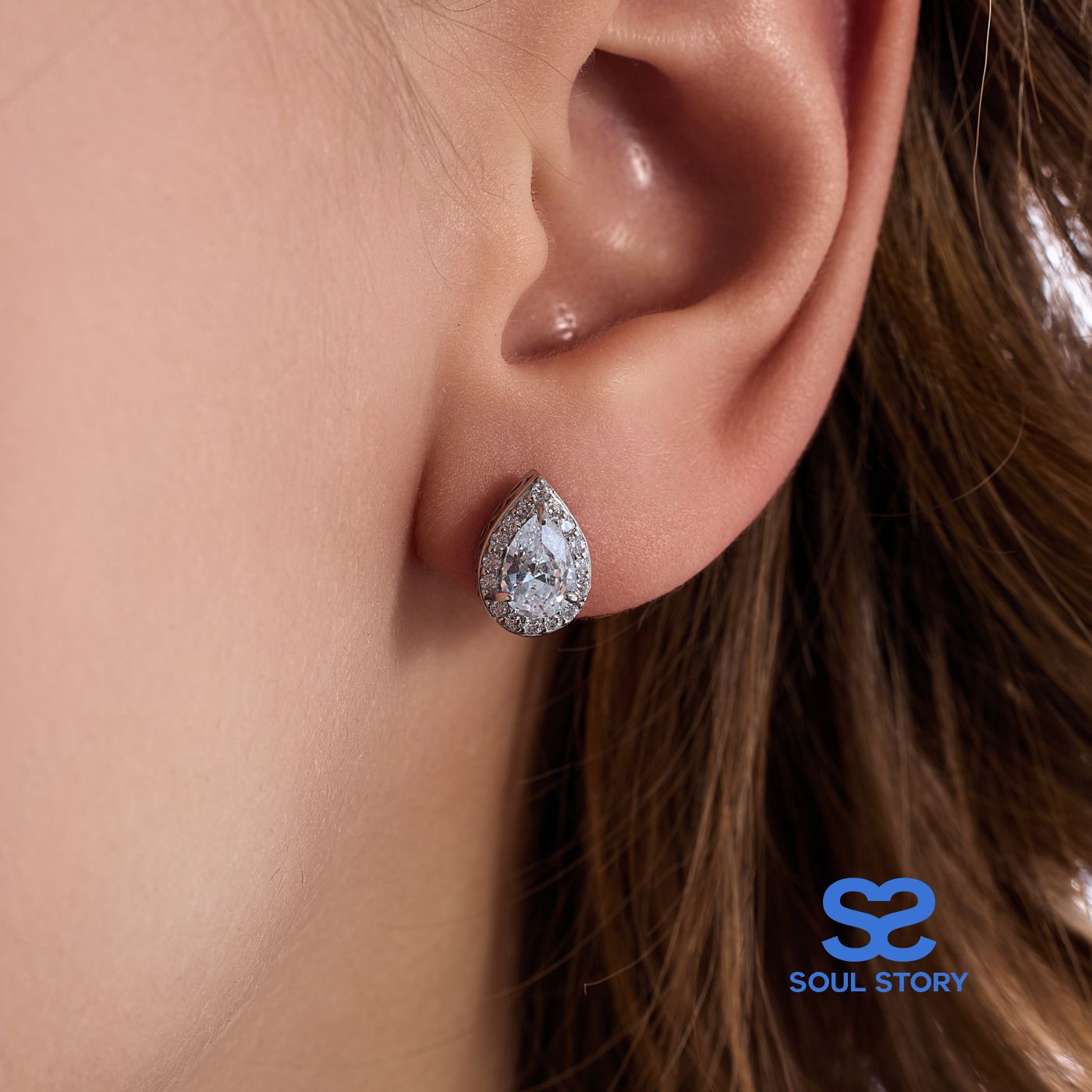 SOUL STORY Серьги гвоздики из серебра, пусеты серебро 925, с камнями, фианит