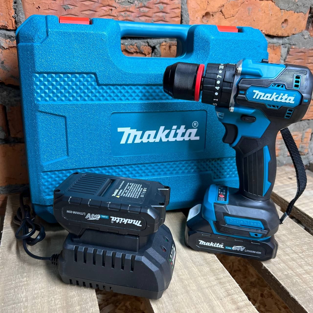 Дрель - Шуруповерт аккумуляторный Makita 24v, 4.0 А*ч БЕСЩЕТОЧНЫЙ / Кейс с набором инструментов, бит, свёрл, головок 24 предмета / Многофункциональный для сверления, закручивания , ударный, 2 АКБ.