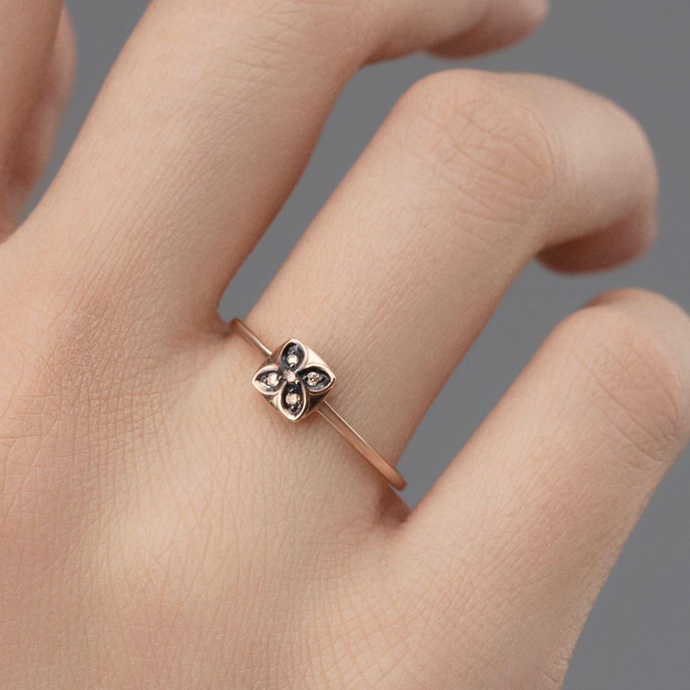 АЛЬКОР Кольцо золотое женское 585 пробы с 5 бриллиантами