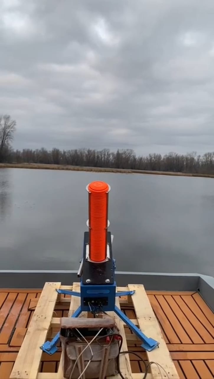 Машинка для метания тарелочек (электрическая) с пультом д.у., дальность до 70 м