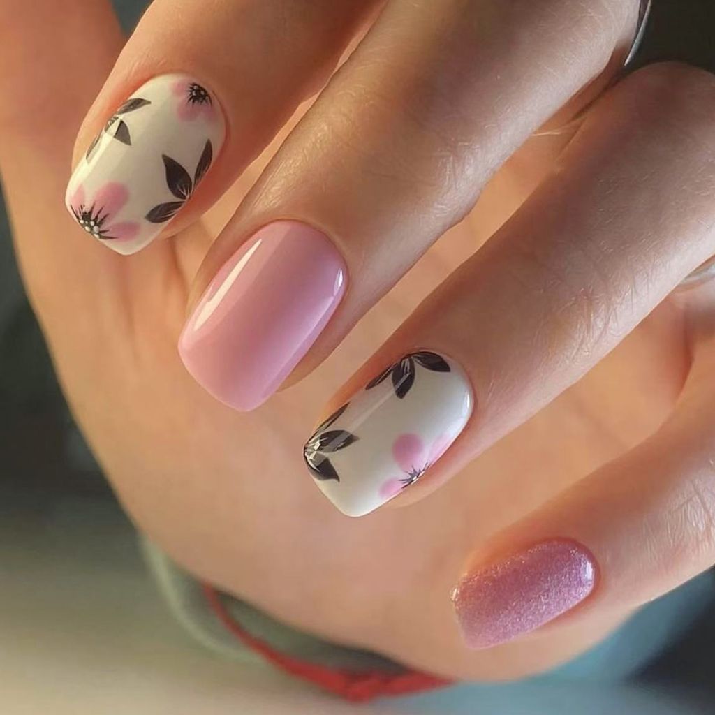 Квадратные накладные ногти с цветочным дизайном(图9)