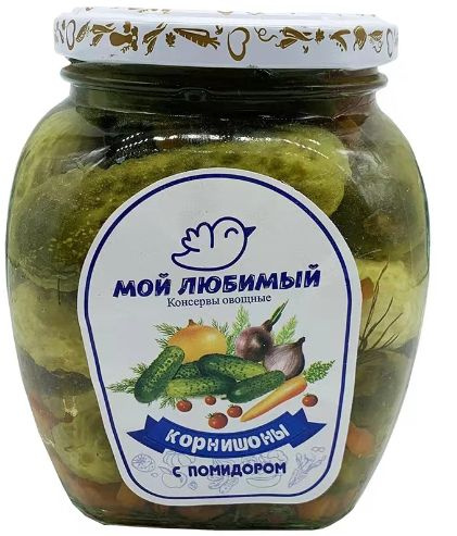 Маринованные маленькие хрустящие зеленые огурцы, кимчи и маринованные ...
