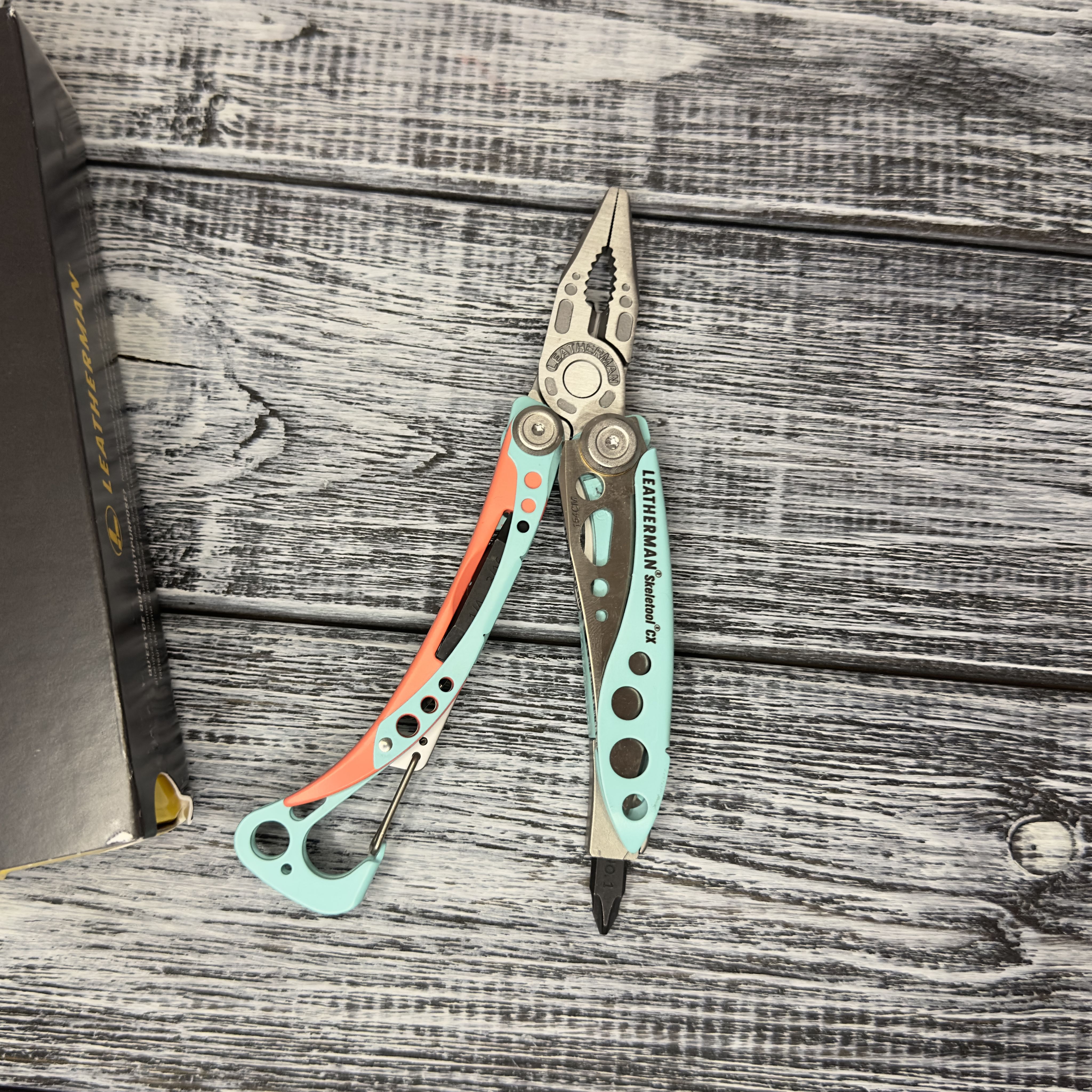 Мультитул Leatherman Skeletool CX Paradise