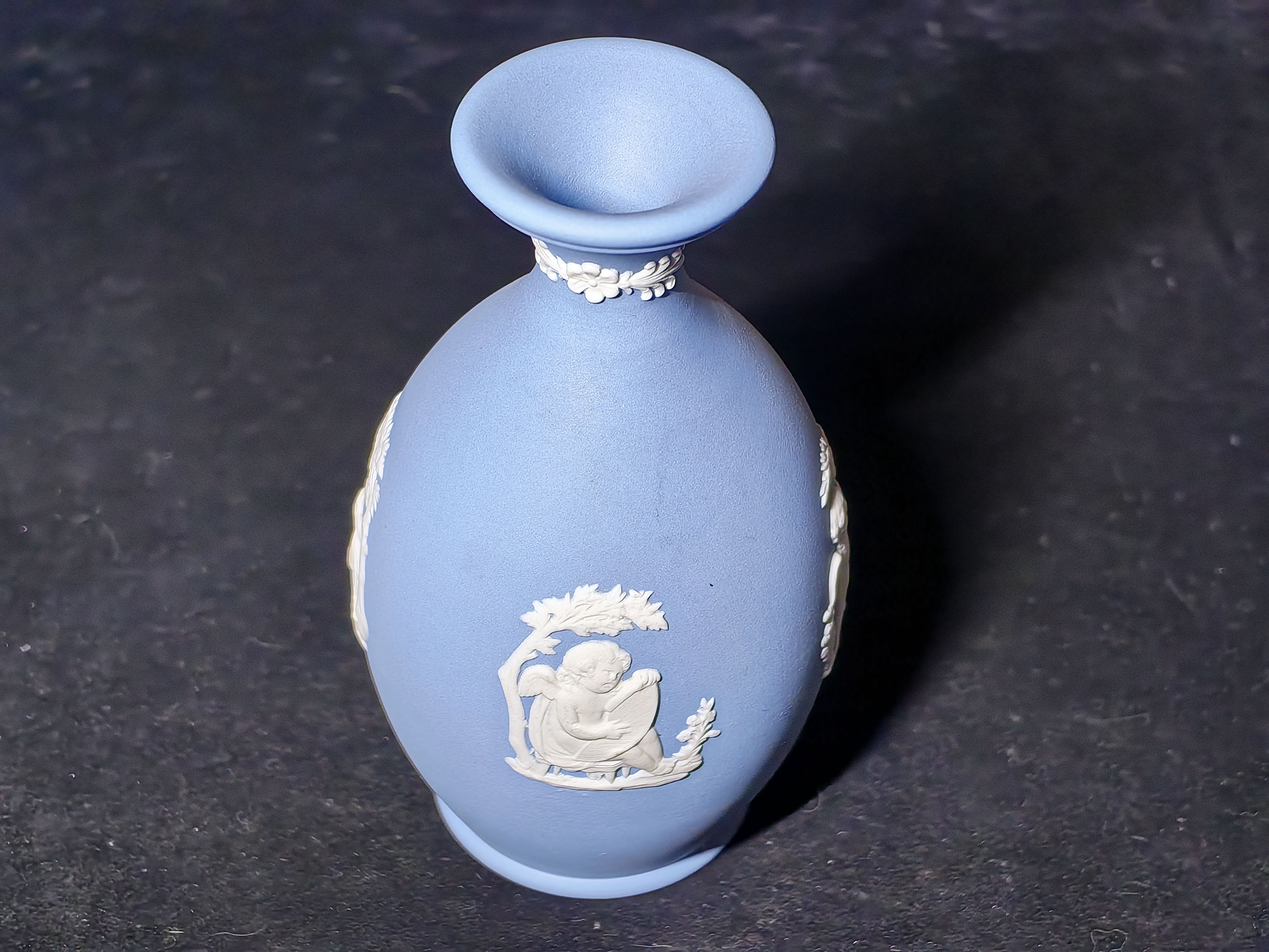 Wedgwood Веджвуд фарфоровая винтажная ваза высота 121мм Англия вторая половина ХХ века