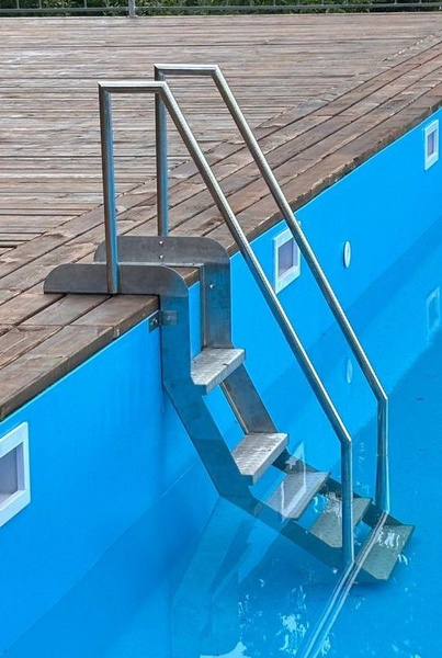 Лестница для пристани и пирса.5 ступеней.Поручень с одной стороны ...