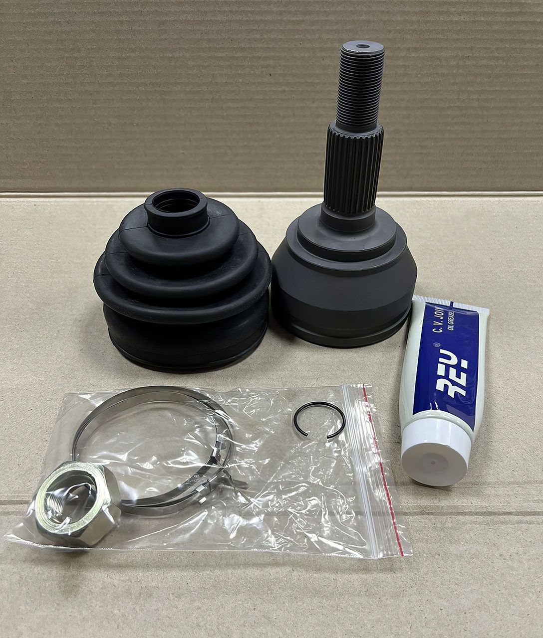 Шрус touareg. Пыльник шруса наружный задний туарег 2,5 дизель. Наружный задний шрус на туарег 2. 0 дизель. Пыльник внутреннего шруса туарег.