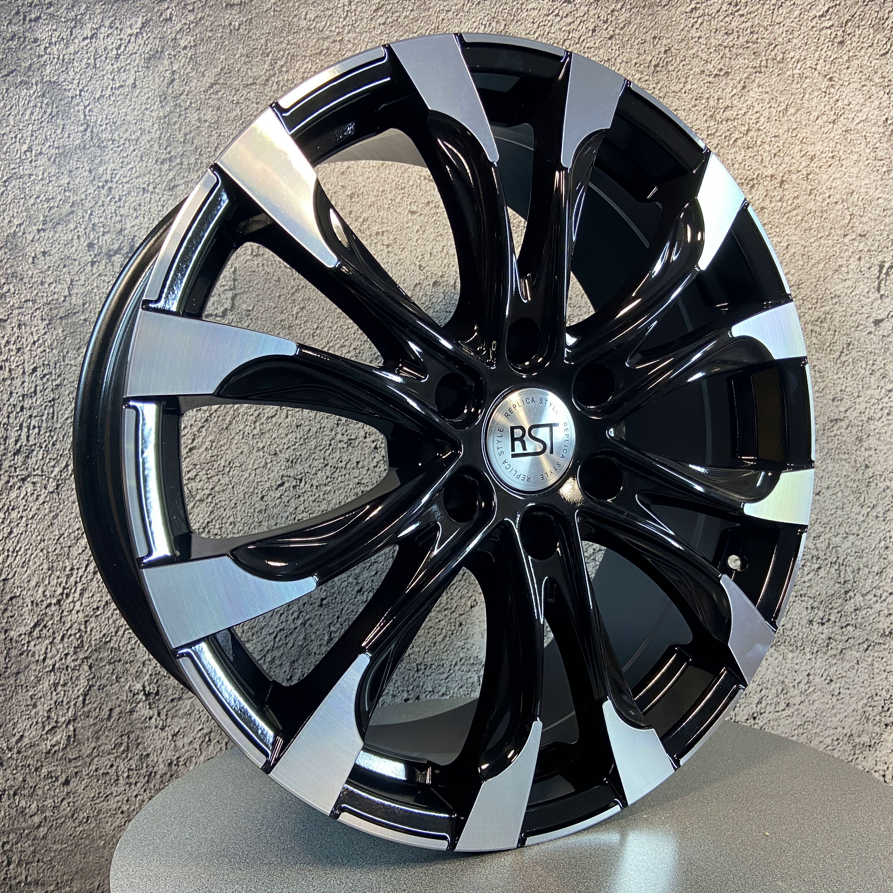 RST  Колесный диск Литой 20x8" PCD6х139.7 ET34 D100.1