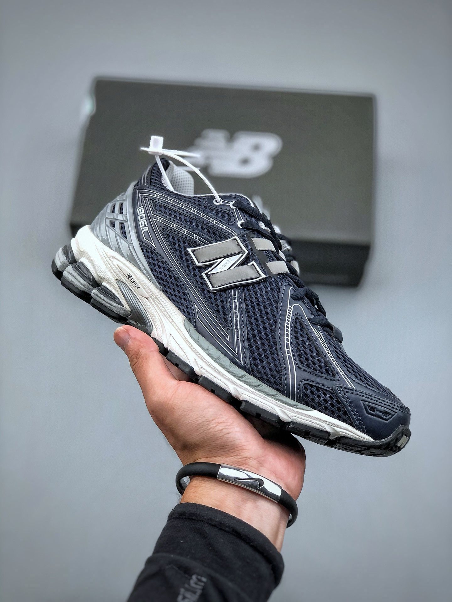 КроссовкиNewBalance1906