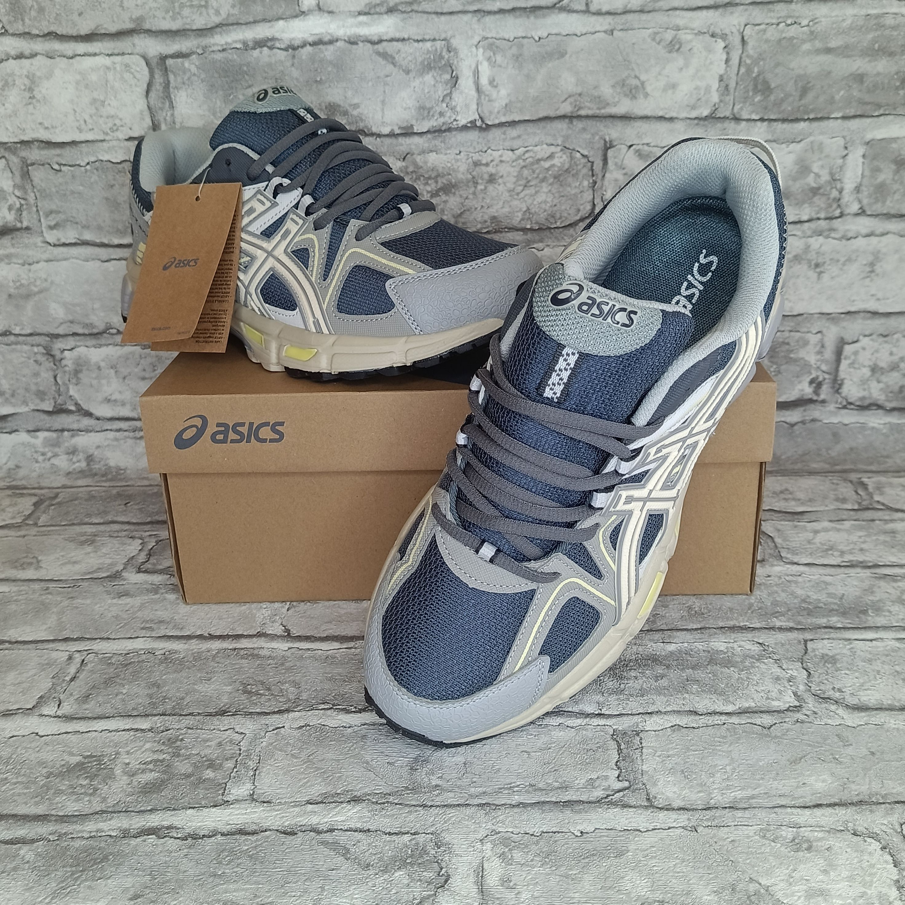 КроссовкиASICS