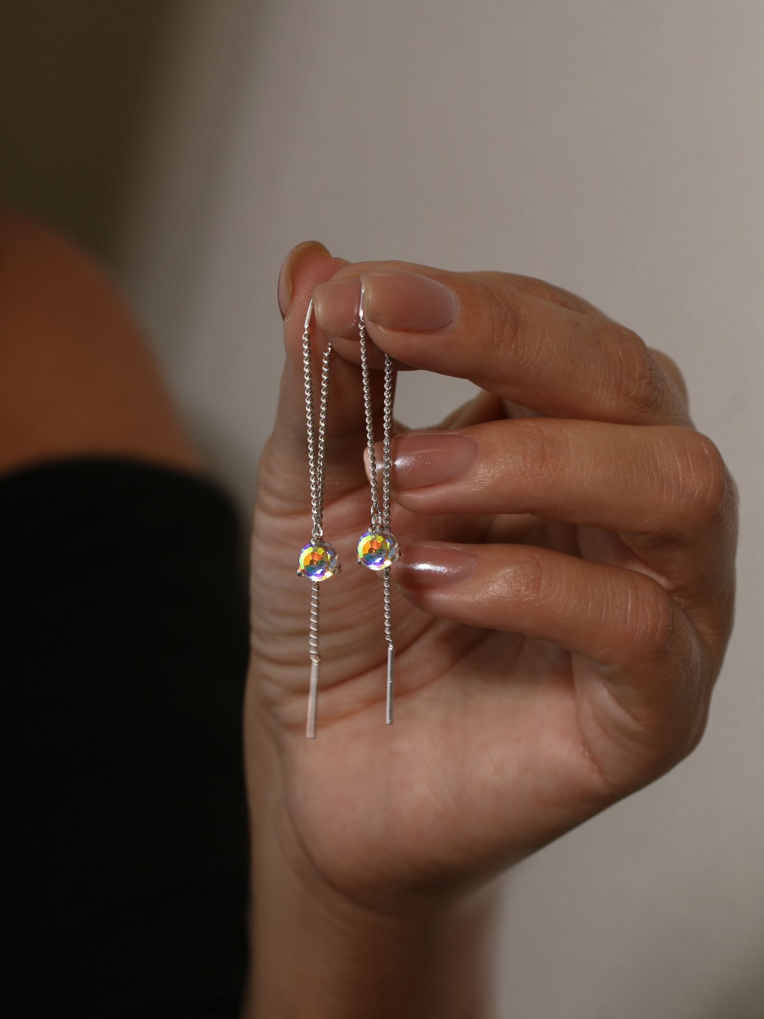 Серьги женские серебряные длинные продевки висюльки с кристаллом Swarovski купить на OZON по низкой цене (585774973)