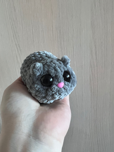 Вязаная игрушка хомяк. Мягкая игрушка хомячок из мема - купить с ...