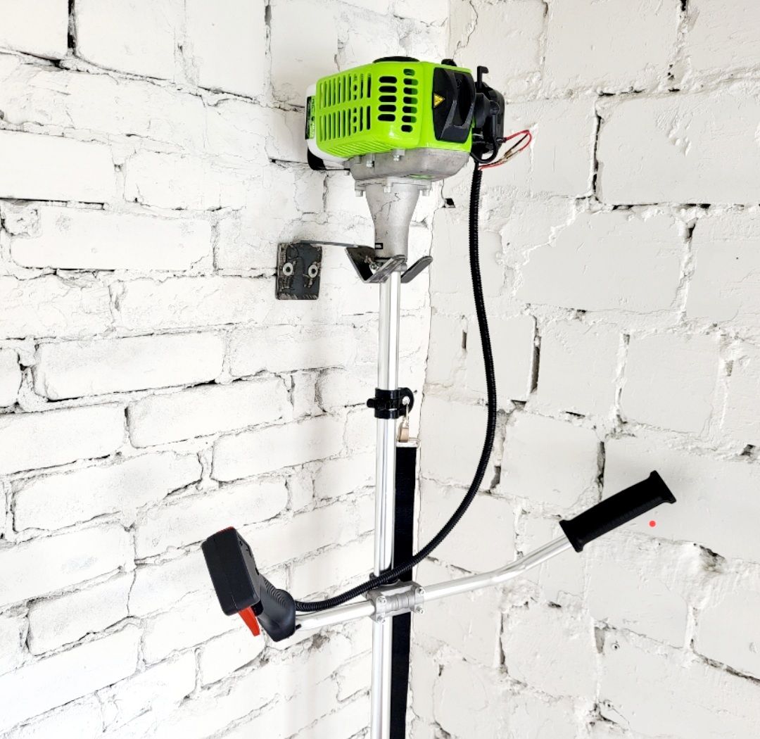 Держатель для бензокосы (триммера) на стену "Дамано"