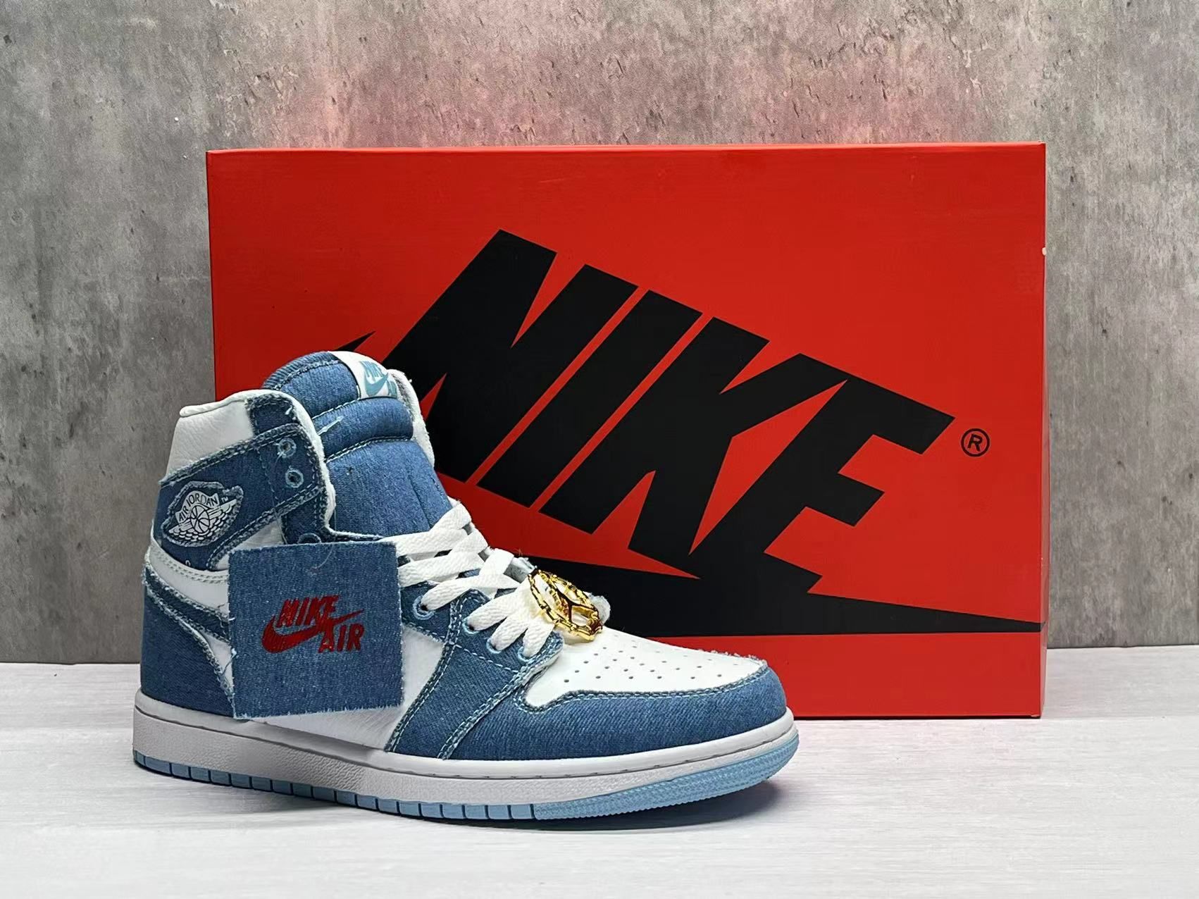 КроссовкиNikeAirJordan1