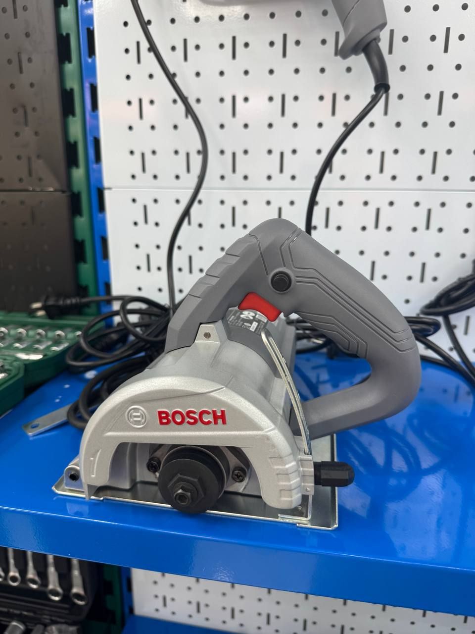 Bosch Циркулярная дисковая пила DC125 1250Вт, 13200 RPM, 115мм