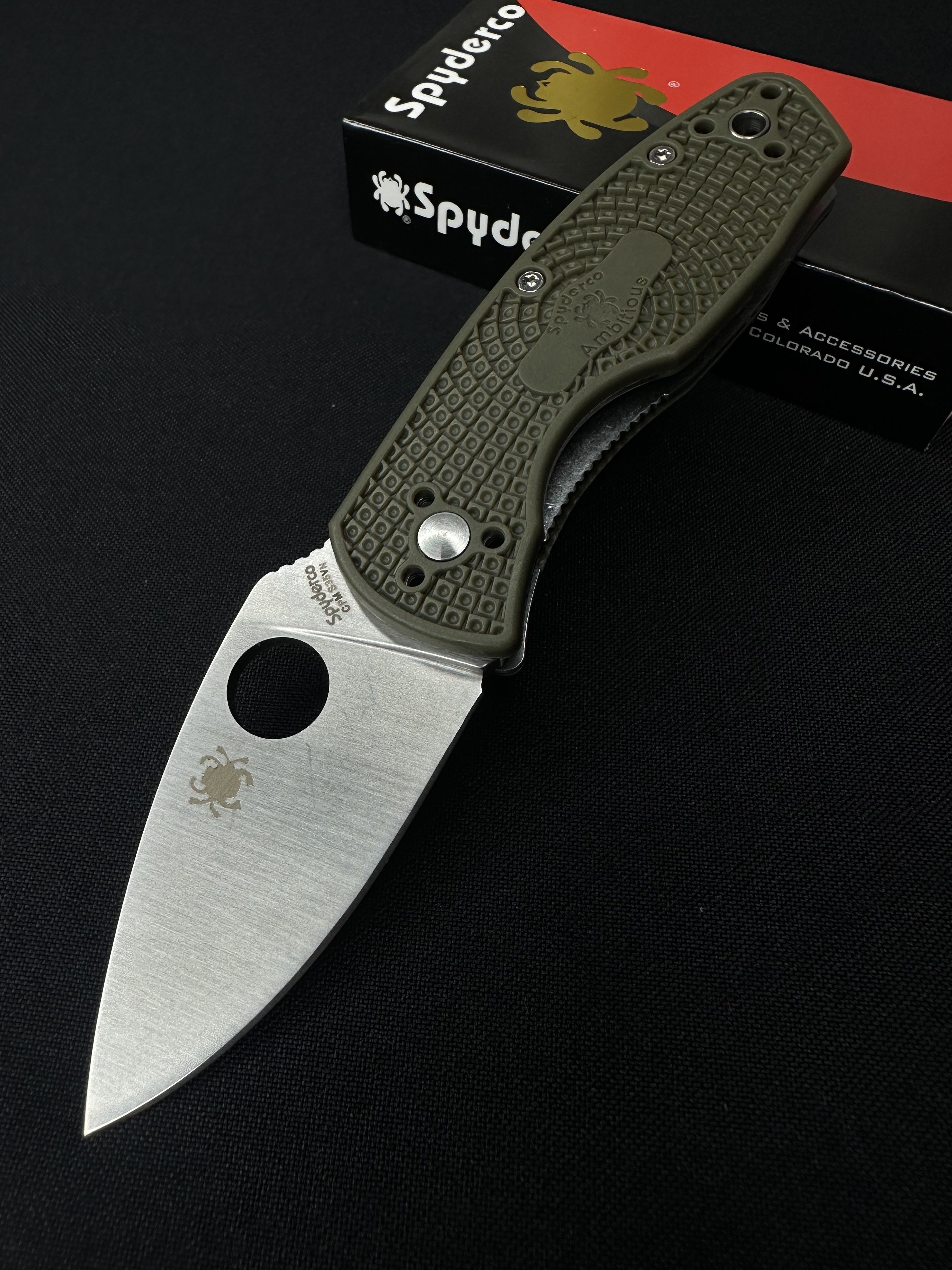 Нож складной туристический Spyderco Ambitious