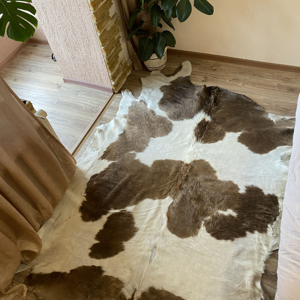 Коровья шкура на пол натуральная. 200 х 180 см - купить с доставкой по ...